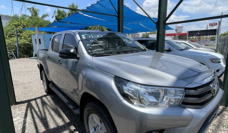 
TOYOTA HILUX SR 2019 STD full									