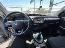 
TOYOTA HILUX SR 2019 STD full									