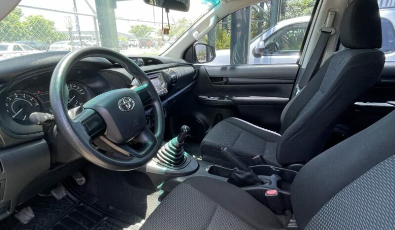 
TOYOTA HILUX SR 2019 STD full									