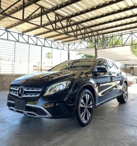 MERCEDES BENZ  GLA200 2018 AUT