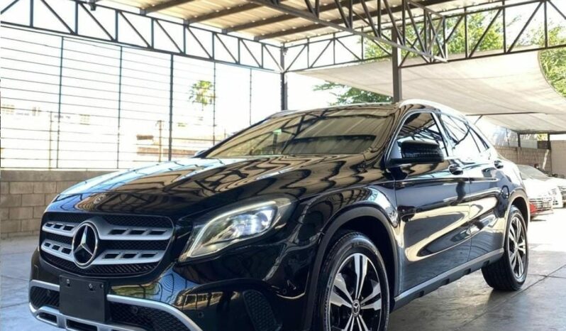 
MERCEDES BENZ  GLA200 2018 AUT full									