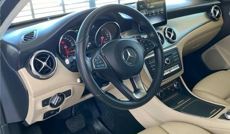 
MERCEDES BENZ  GLA200 2018 AUT full									