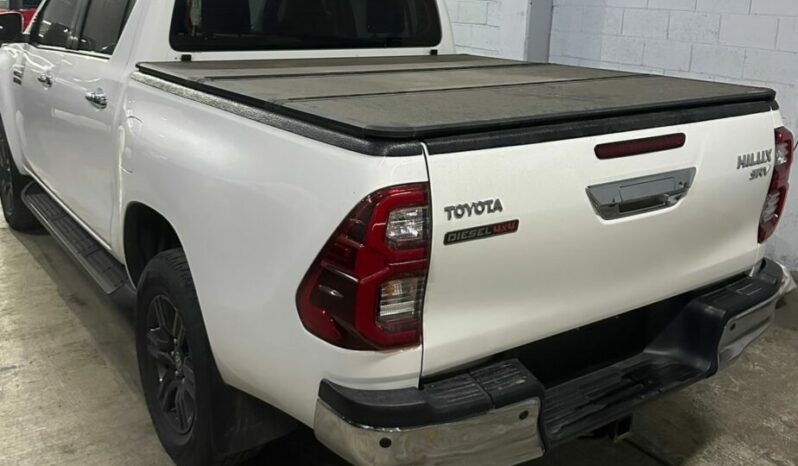 
TOYOTA HILUX 2022 DIÉSEL 4X4 full									