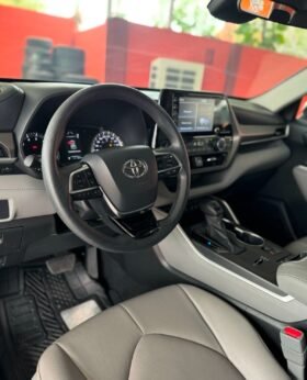 TOYOTA HIGHLANDER LE SUV 2021 AUT