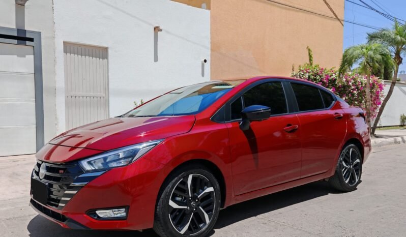 
NISSAN VERSA SR SEDAN 2024 AUT full									