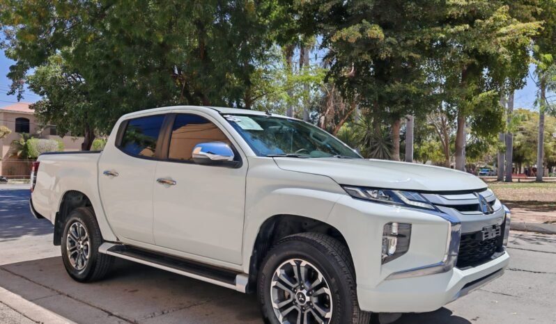 
MITSUBISHI L200 DIESEL GLS 4X4 PICK UP 2022 AUT full									