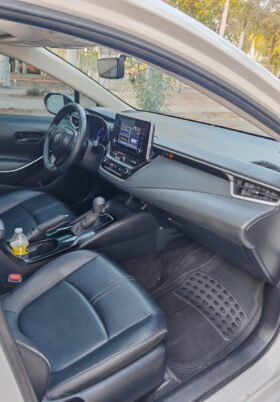 TOYOTA COROLLA XLE SEDAN 2022 AUT