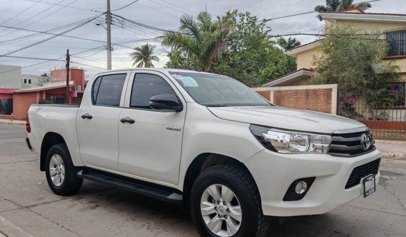
TOYOTA HILUX SR 4X2 PICK UP 2020 STD full									