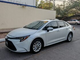 TOYOTA COROLLA XLE SEDAN 2022 AUT