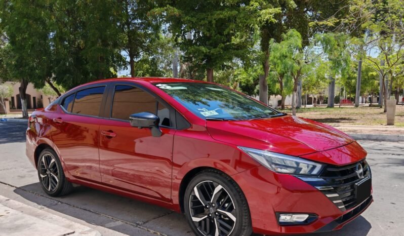 
NISSAN VERSA SR SEDAN 2024 AUT full									