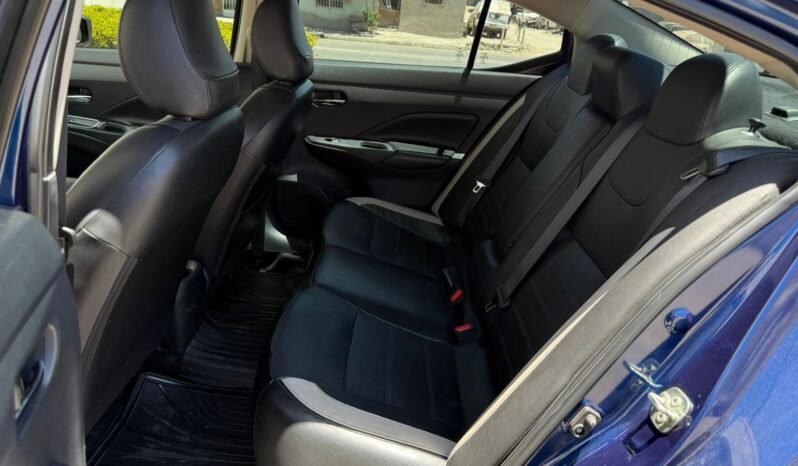 
NISSAN VERSA PLATINUM SEDAN 2020 AUT full									