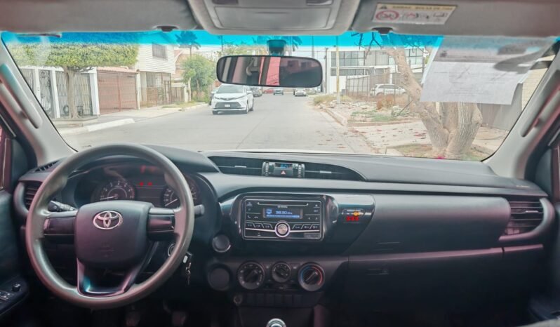 
TOYOTA HILUX SR 4X2 PICK UP 2020 STD full									