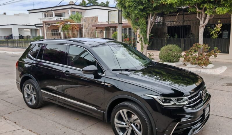 
VOLKSWAGEN TIGUAN R-LINE SUV 2024 AUT full									