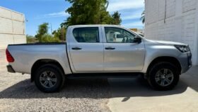 TOYOTA HILUX SR PICK UP 2023 STD