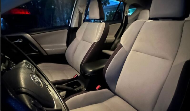 
TOYOTA RAV-4 XLE SUV 2017 AUT full									