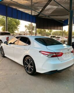 
TOYOTA CAMRY LE SEDAN 2020 AUT full									