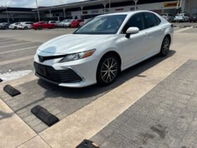 TOYOTA CAMRY HIBRIDO SEDAN 2022 AUT