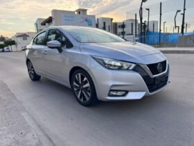 NISSAN VERSA PLATINUM SEDAN 2021 AUT