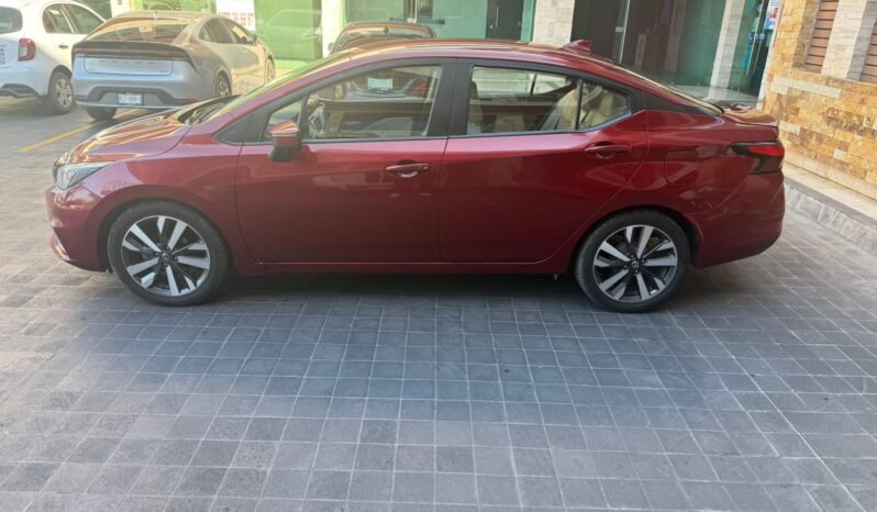 
NISSAN VERSA PLATINUM SEDAN 2021 AUT full									