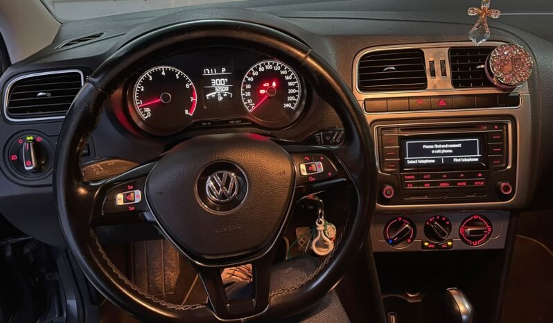 
VOLKSWAGEN POLO HATCHBACK 2017 AUT full									