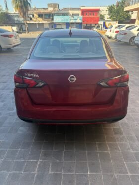 NISSAN VERSA PLATINUM SEDAN 2021 AUT