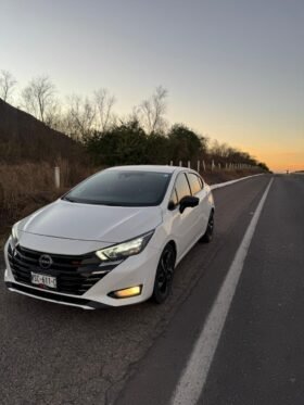 NISSAN VERSA SR SEDAN 2023 AUT