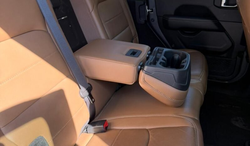 
JEEP SAHARA SUV 2023 AUT full									