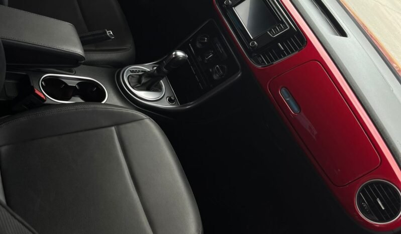 
VOLKSWAGEN BEETLE SPORTLINE HATCHBACK 2017 AUT full									