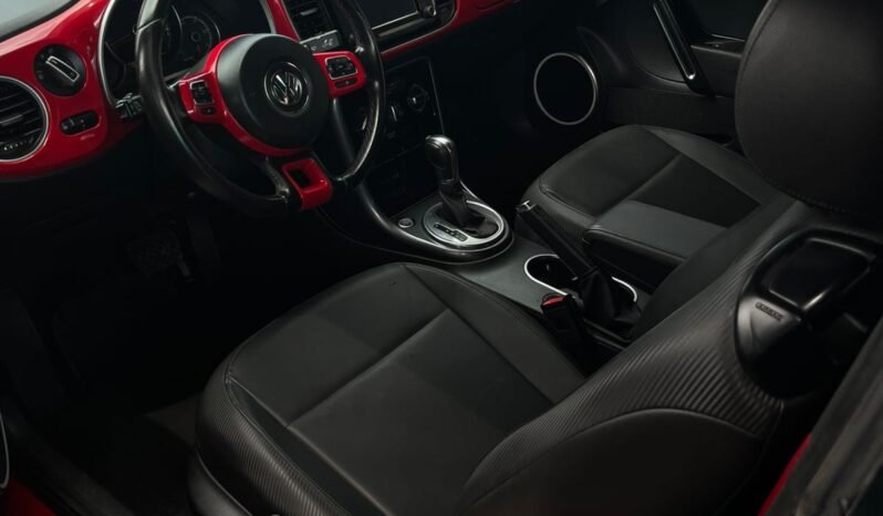 
VOLKSWAGEN BEETLE SPORTLINE HATCHBACK 2017 AUT full									