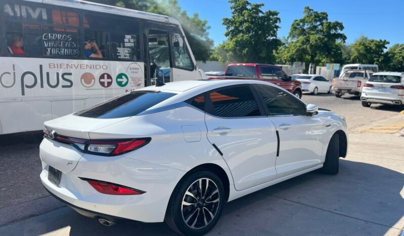 
JAC J7 LIMITED SEDAN 2023 AUT full									