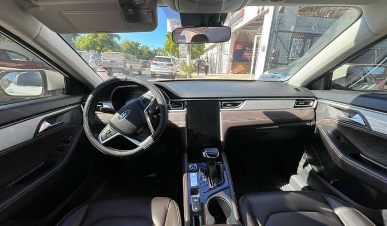 
JAC J7 LIMITED SEDAN 2023 AUT full									