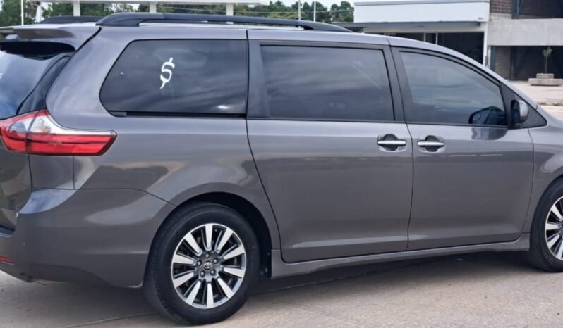 
TOYOTA SIENNA XLE SUV 2020 AUT full									