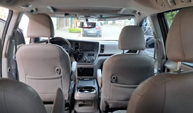 
TOYOTA SIENNA XLE SUV 2020 AUT full									