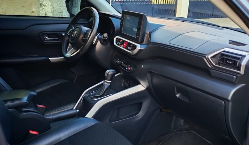 
TOYOTA RAIZE XLE SUV 2022 AUT full									