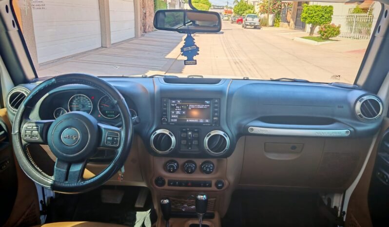 
JEEP SAHARA 4X4 SUV 2018 AUT full									