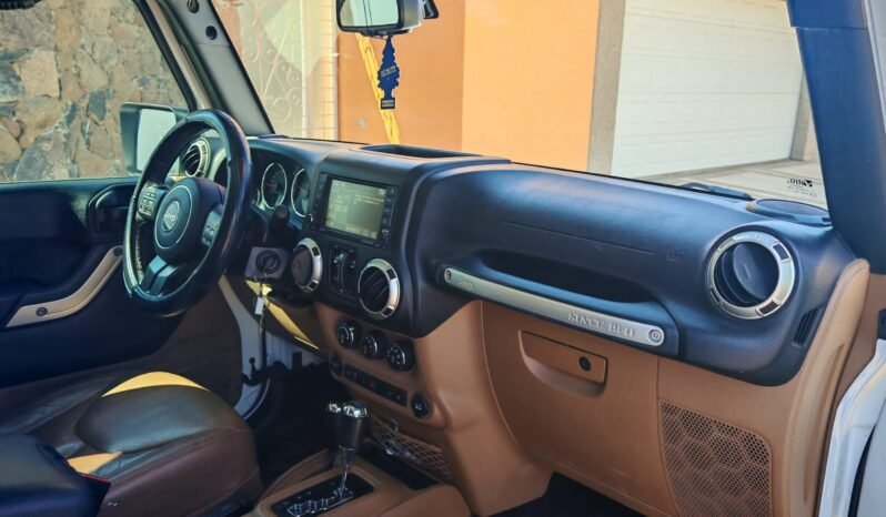 
JEEP SAHARA 4X4 SUV 2018 AUT full									