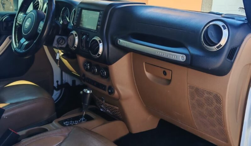 
JEEP SAHARA 4X4 SUV 2018 AUT full									