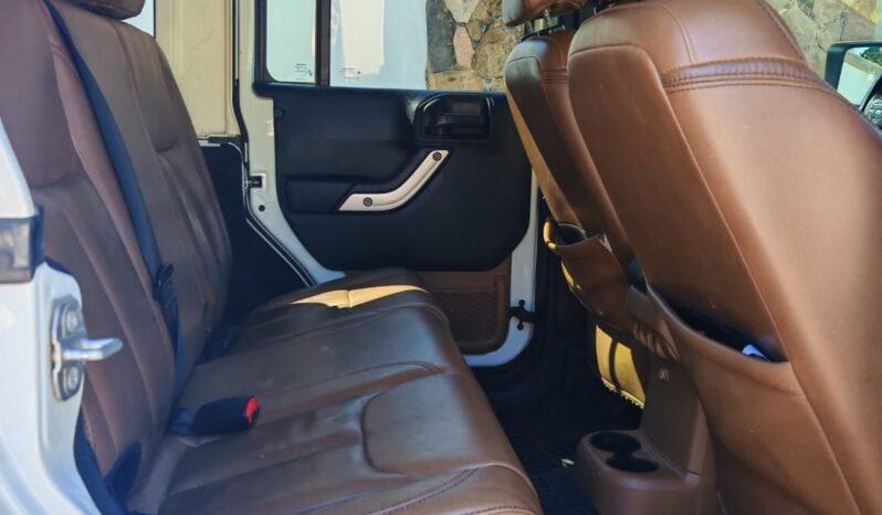 
JEEP SAHARA 4X4 SUV 2018 AUT full									