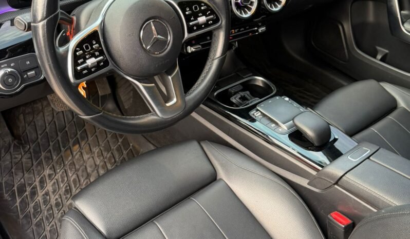 
MERCEDES BENZ A200 PLATINUM SEDAN 2021 AUT full									