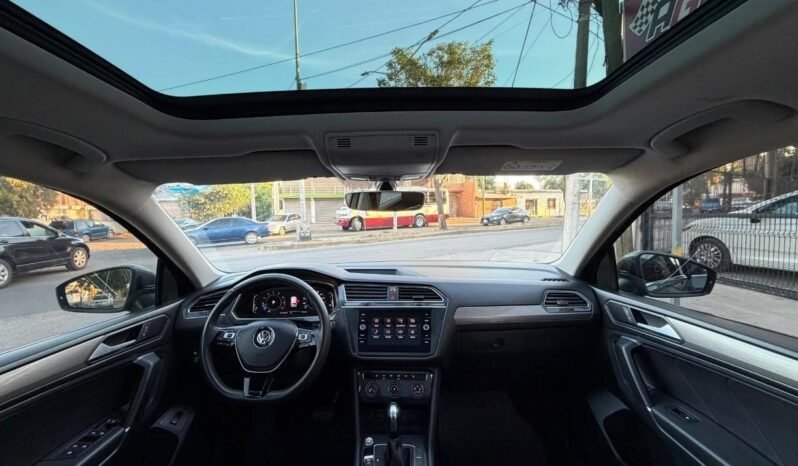 
VOLKSWAGEN TIGUAN R-LINE SUV 2020 AUT full									