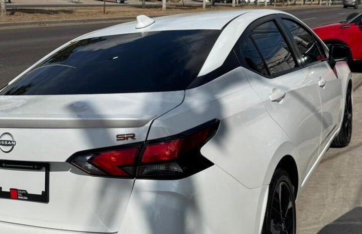 
NISSAN VERSA SR SEDAN 2024 AUT full									