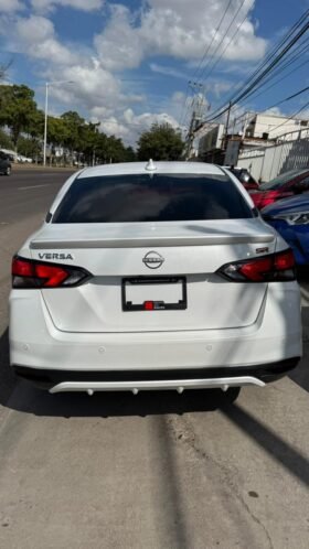 NISSAN VERSA SR SEDAN 2024 AUT
