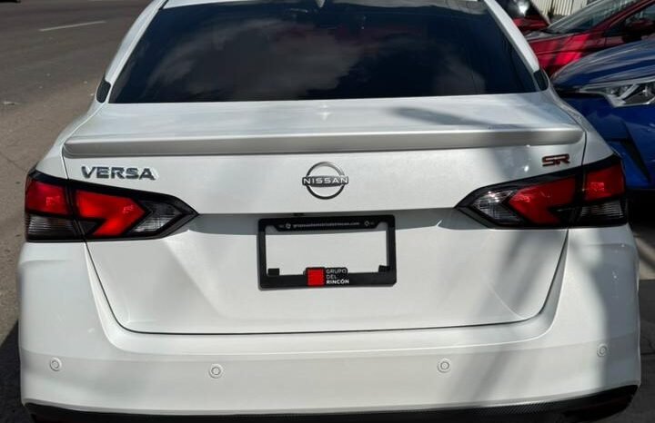 
NISSAN VERSA SR SEDAN 2024 AUT full									