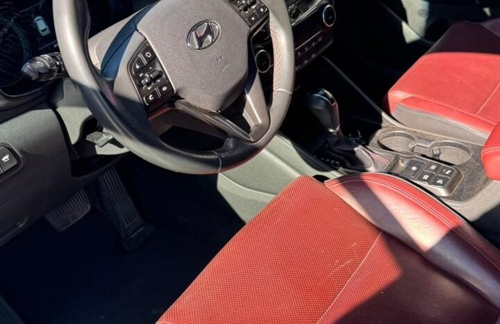 
HYUNDAI TUCSON SUV 2019 AUT full									