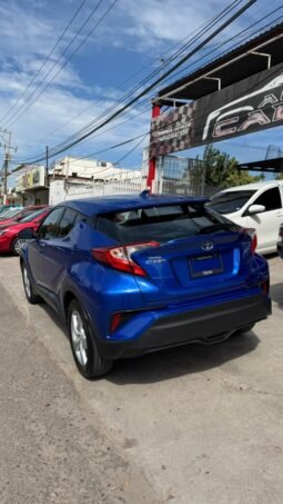 
TOYOTA C-HR SUV 2019 AUT full									