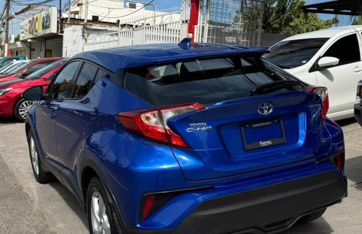 
TOYOTA C-HR SUV 2019 AUT full									