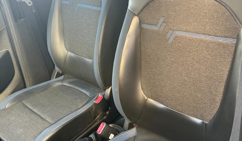 
RENAULT KWID ICONIC HATCHBACK 2023 STD full									