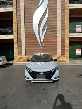 NISSAN VERSA SR SEDAN 2024 AUT