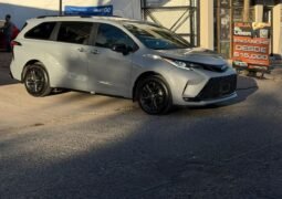 TOYOTA SIENNA XSE SUV 2025 AUT