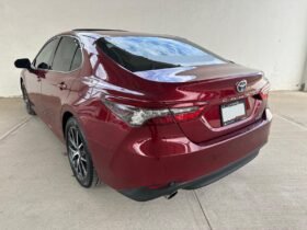 TOYOTA CAMRY XLE HEV SEDAN 2022 AUT